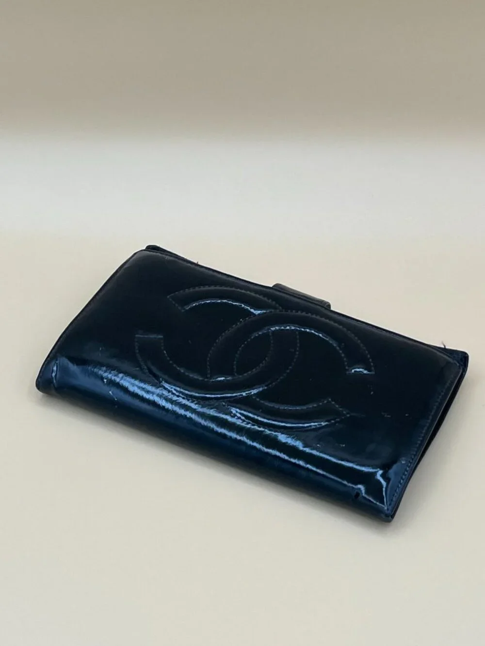 Title: CHANEL Vintage Black Patent Leather CC Logo Long Wallet Kisslock Coin Mad